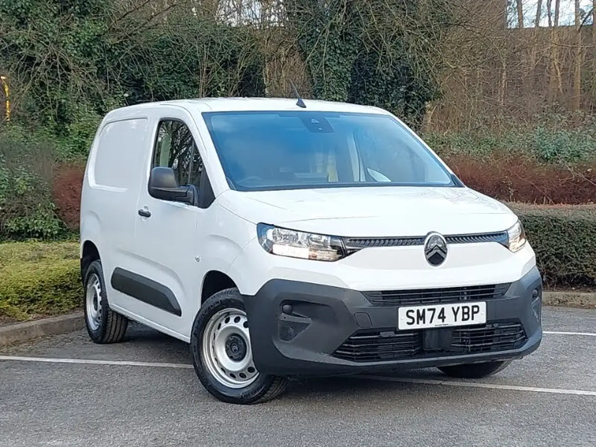 2024-citroen-berlingo-15-bluehdi-m-enterprise-100pseu6e-big-0