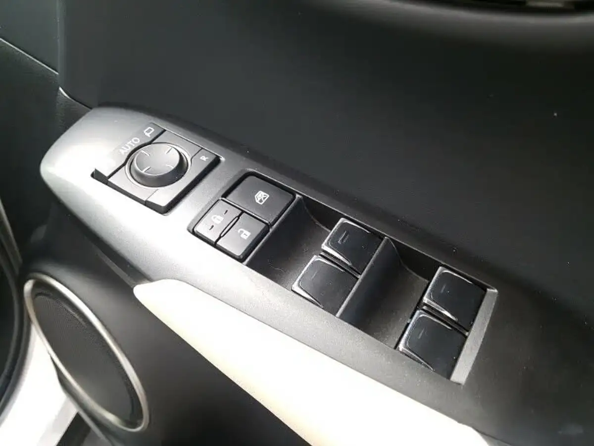 2018-lexus-nx-300h-25-sport-p-navi-big-17