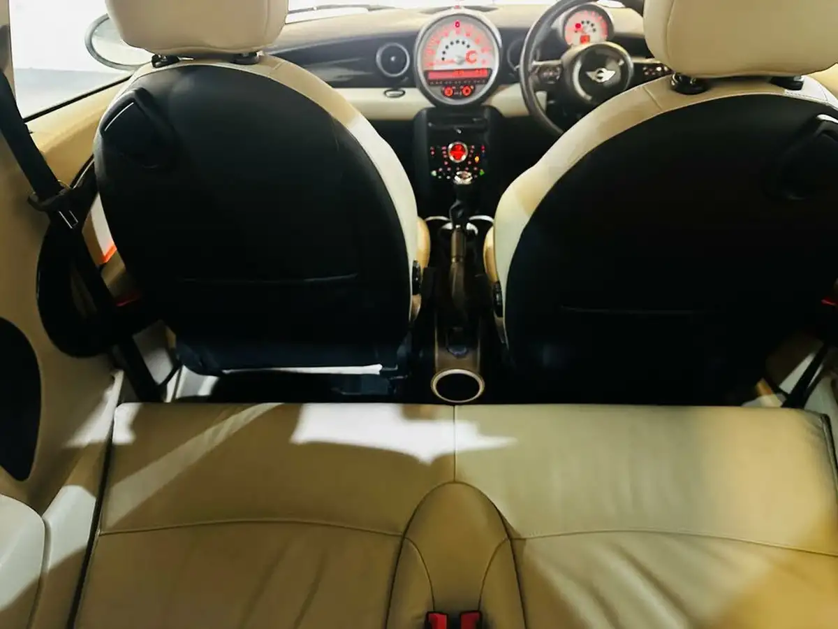 2011-mini-cooper-16-cooper-s-hatchback-3d-big-42