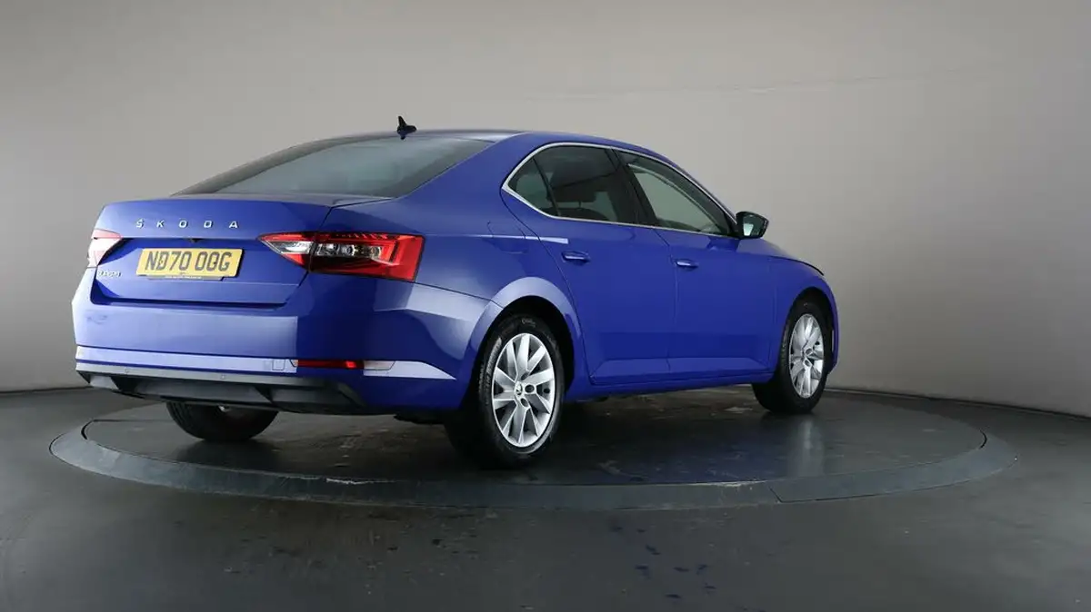 2021-skoda-superb-20tdi-se-technology-150ps-hatchback-big-67