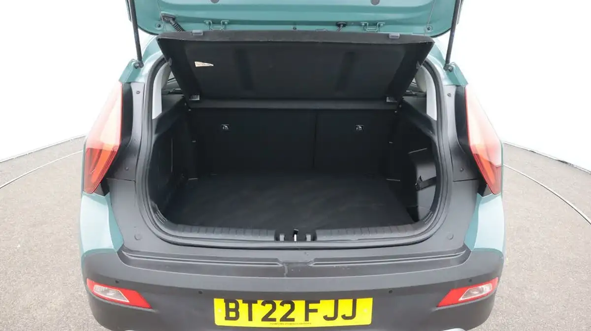 2022-hyundai-bayon-10-t-gdi-premium-100ps-dct-big-17