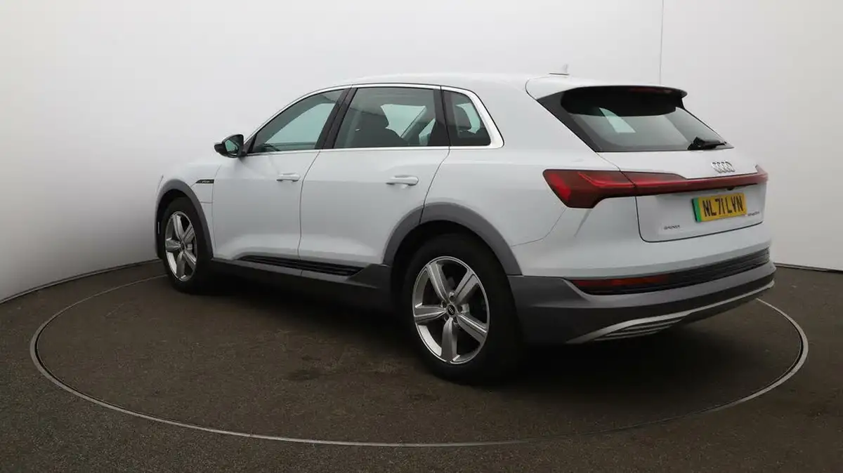 2021-audi-e-tron-50e-technik-station-wagon-big-63