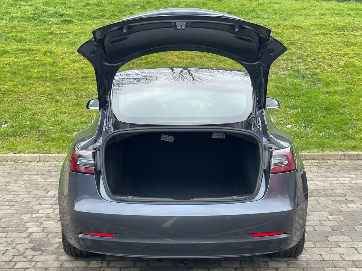 2020-tesla-model-3-e-long-range-big-52