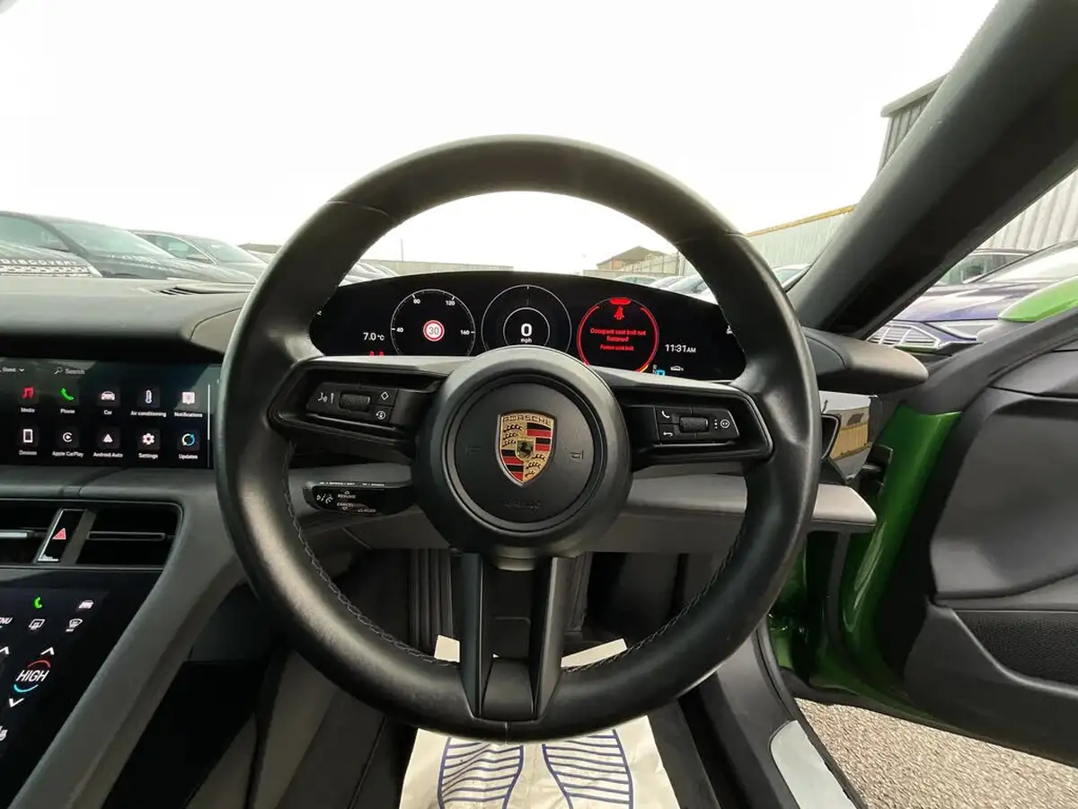 2020-porsche-taycan-e-4s-530ps-big-26