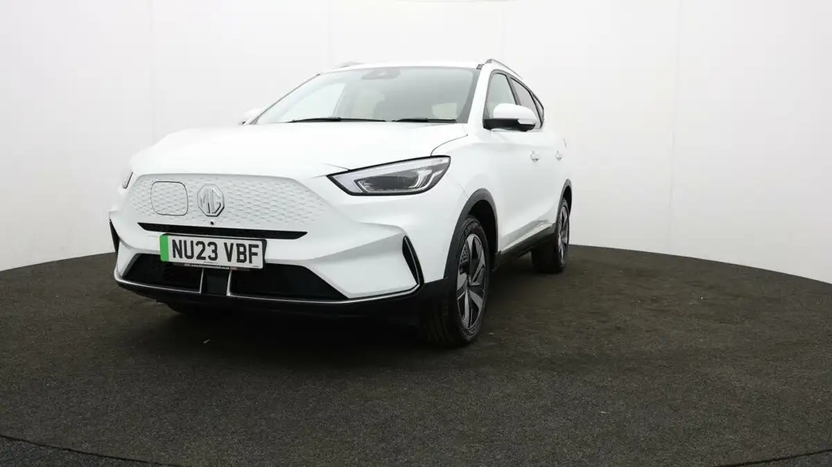 2023-mg-zs-suv-e-trophy-ev-156ps-long-range-big-49