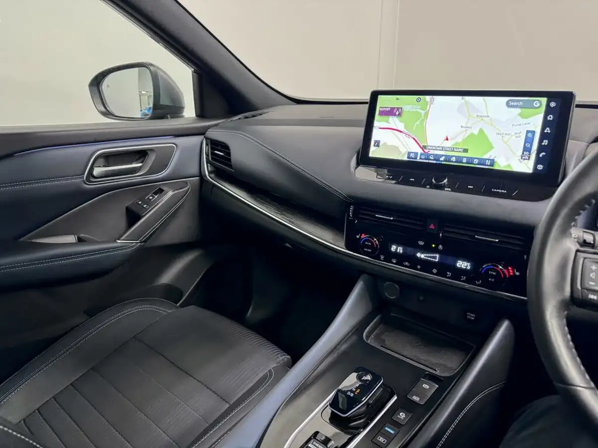 2022-nissan-qashqai-15-tekna-big-25