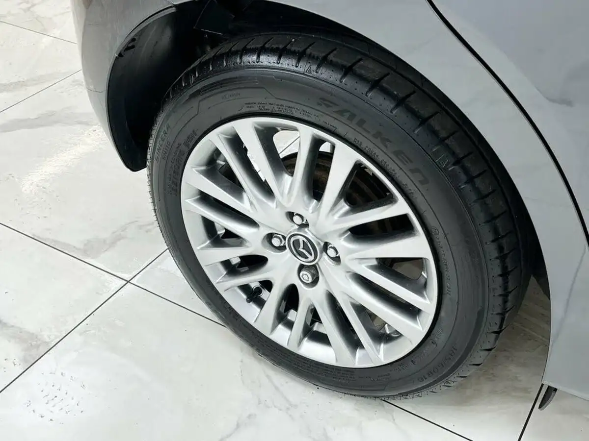 2020-mazda-mazda2-15-skyactiv-g-gt-sport-nav-light-stone-big-15