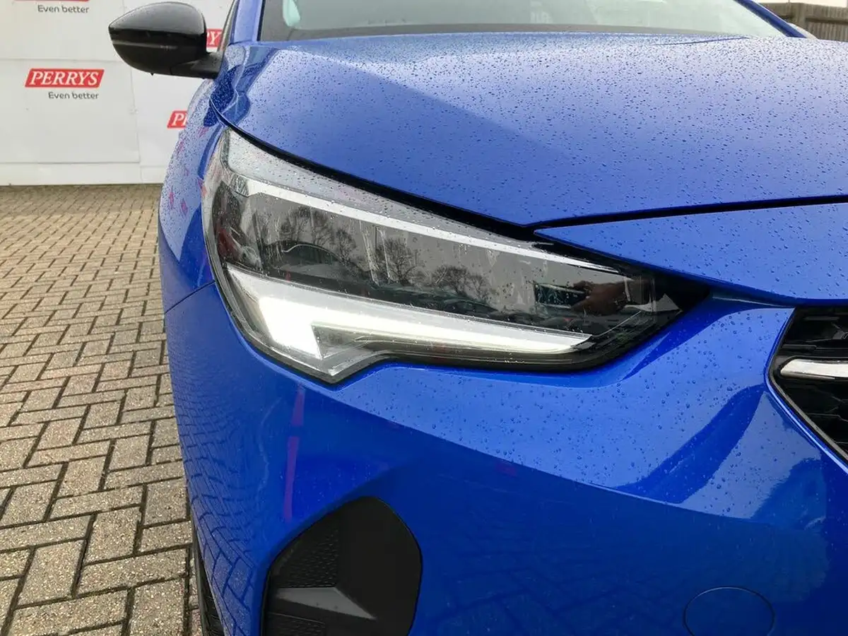2022-vauxhall-corsa-e-se-premium-big-14