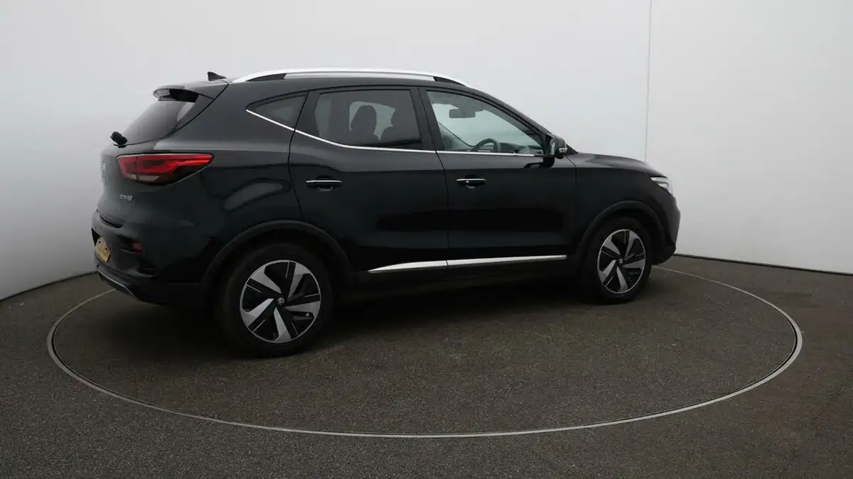 2023-mg-zs-suv-e-trophy-ev-156ps-long-range-big-51