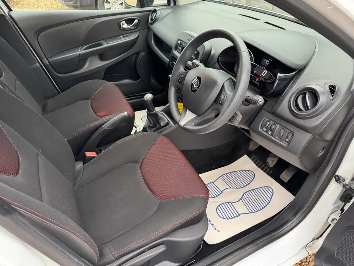2016-renault-clio-09-tce-play-big-8