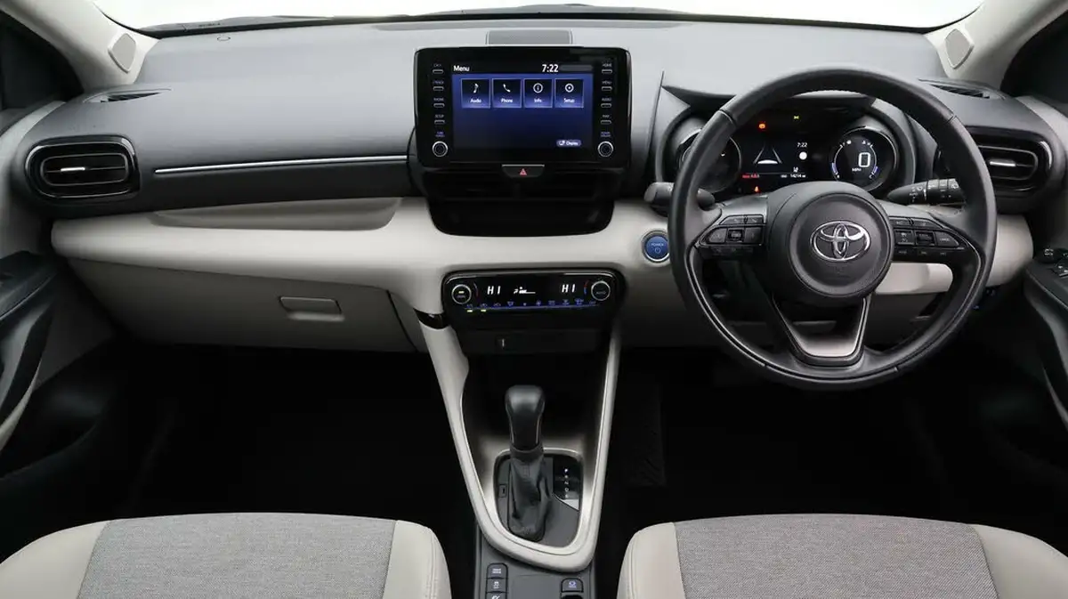 2021-toyota-yaris-15-vvt-i-excel-big-13