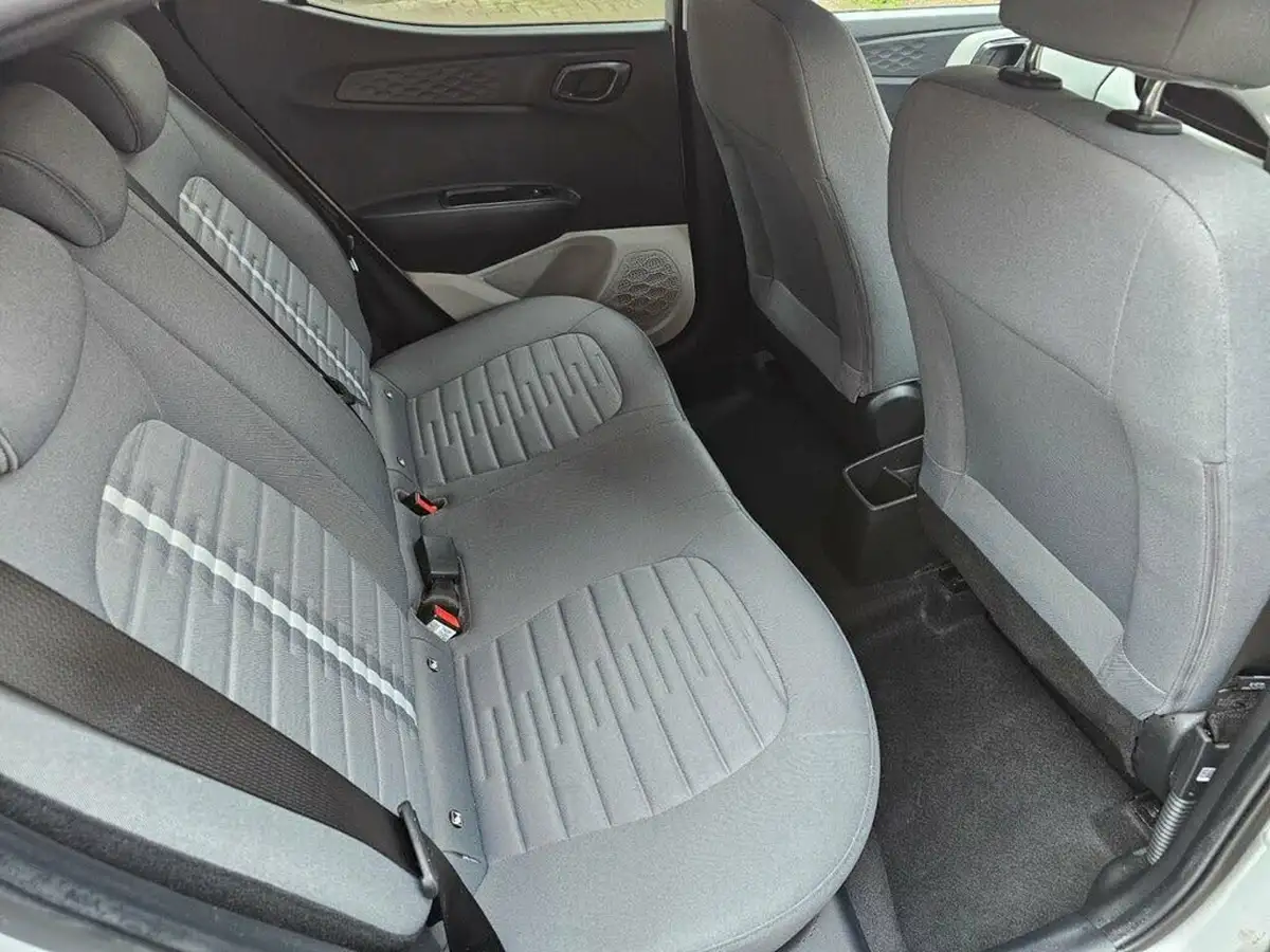 2021-hyundai-i10-10-premium-big-35