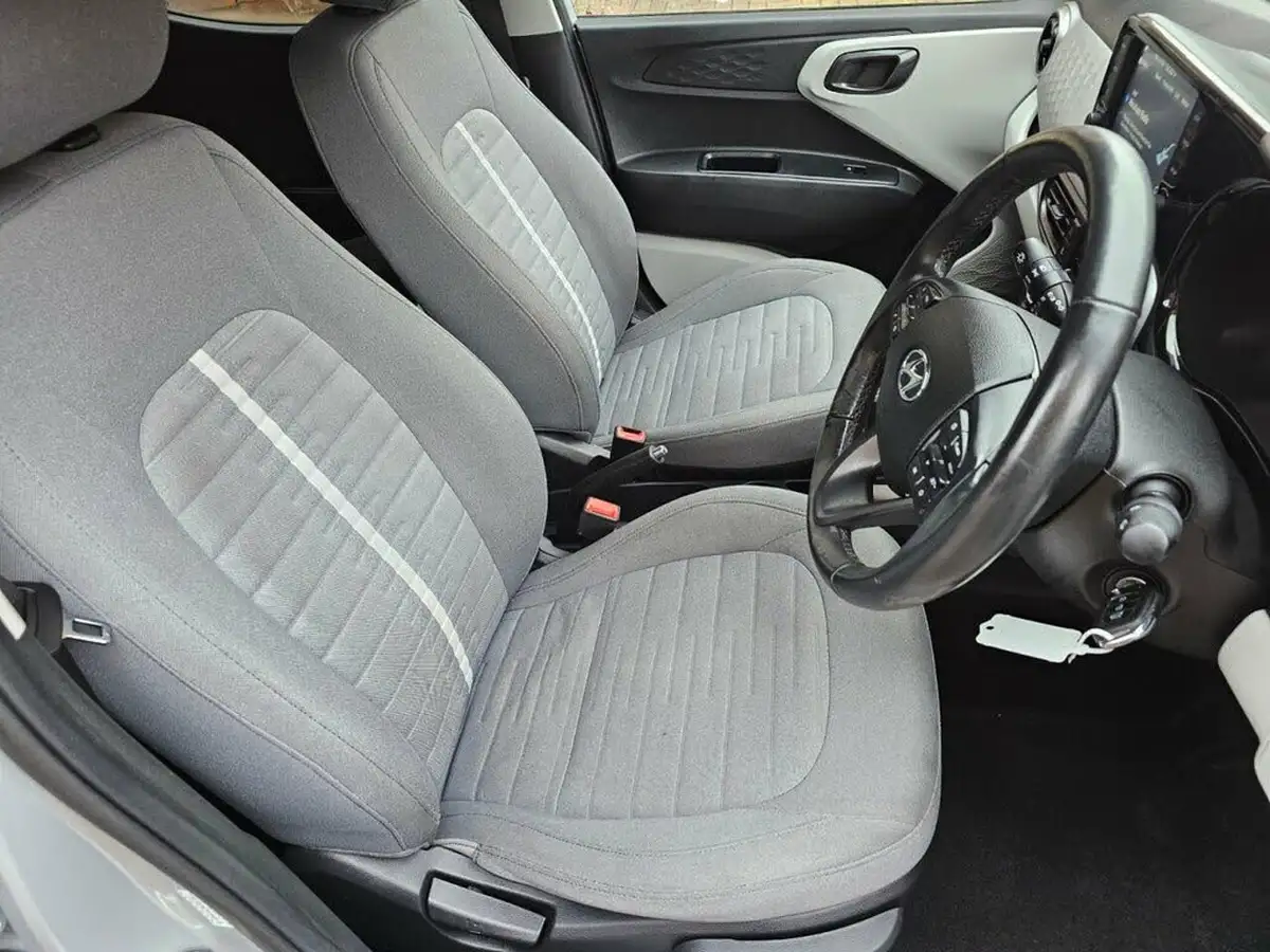 2021-hyundai-i10-10-premium-big-11