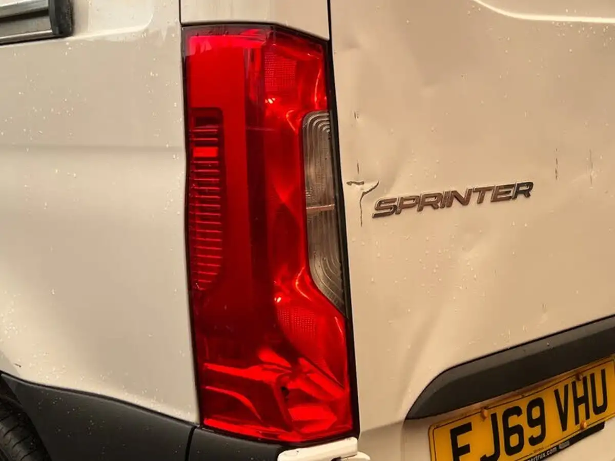 2020-mercedes-benz-sprinter-21cdi-314-l1h1-panel-van-big-18