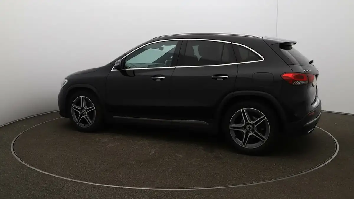 2022-mercedes-benz-gla-class-13-gla-180-amg-line-premium-plus-big-47