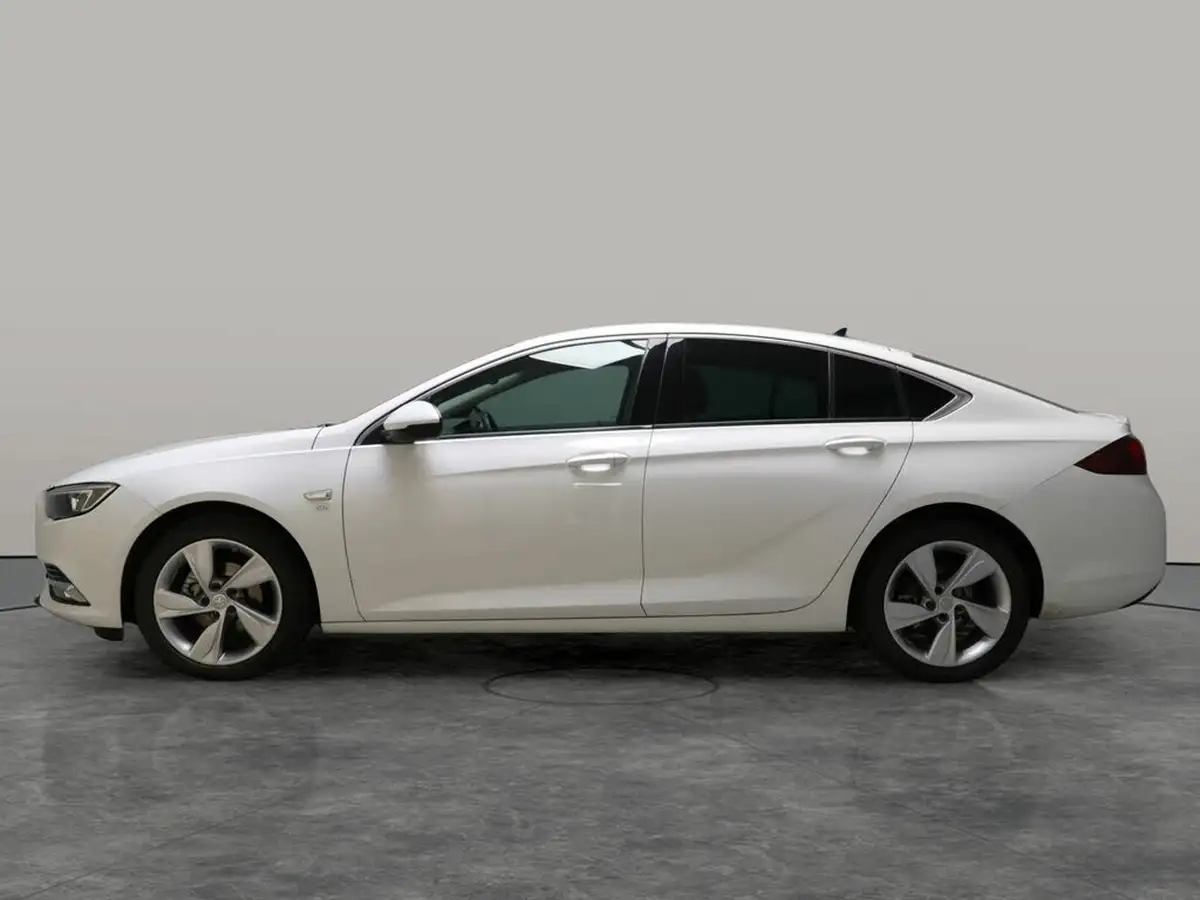 2018-vauxhall-insignia-grand-sport-15-turbo-sri-nav-big-10
