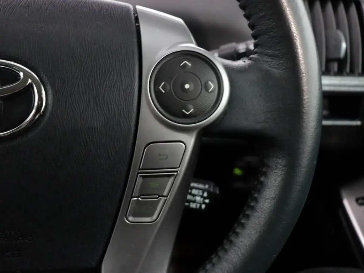 2020-toyota-prius-18-vvt-i-excel-big-26