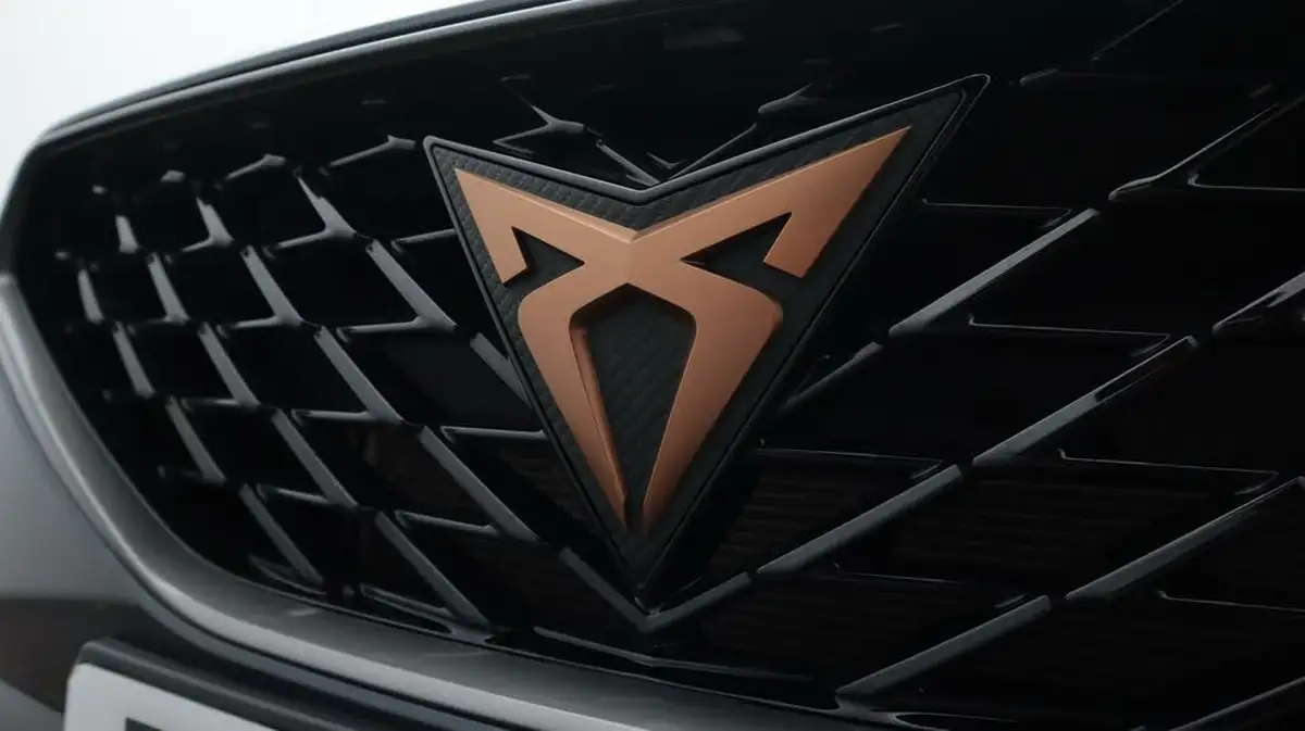 2023-cupra-formentor-14-e-hybrid-vz2-big-20