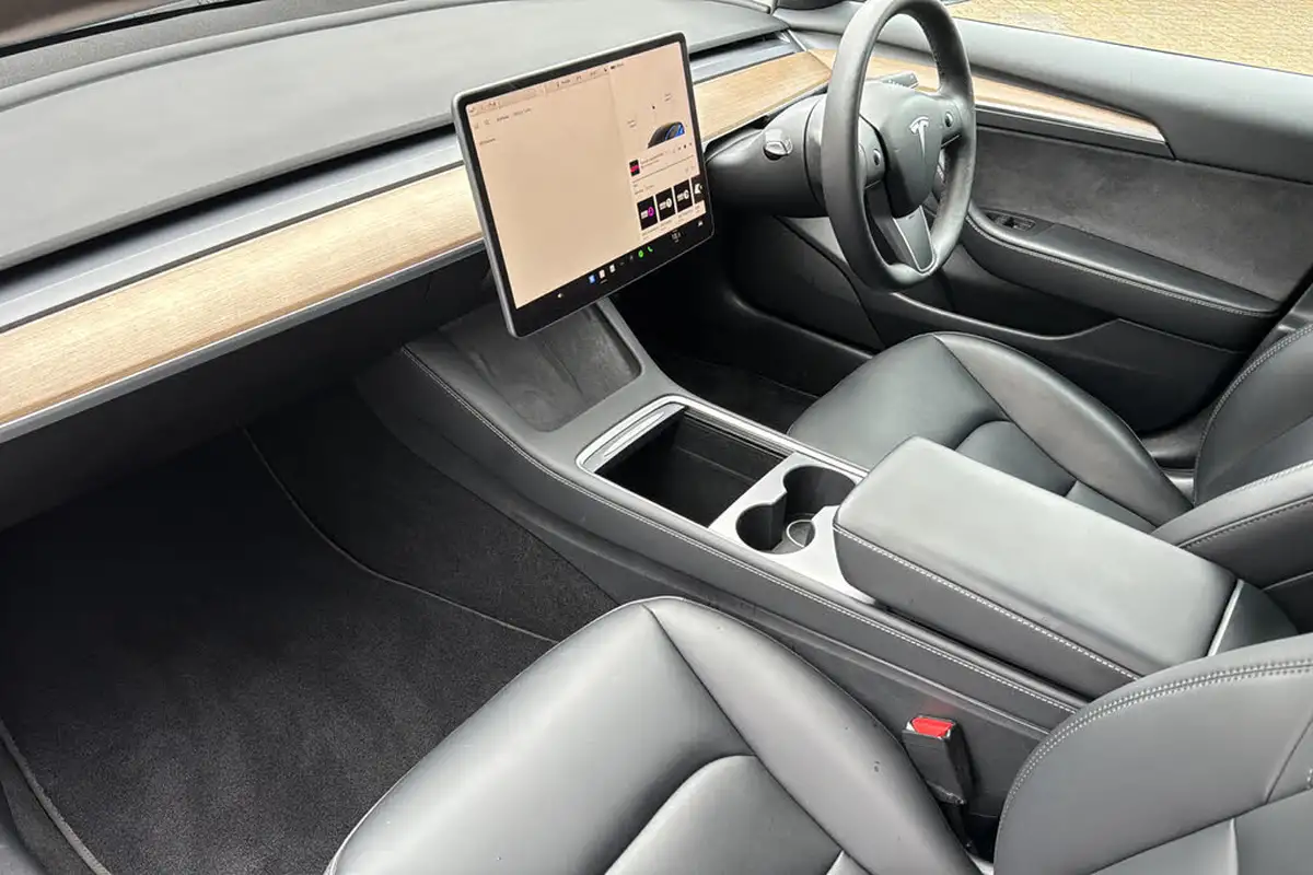 2022-tesla-model-3-e-rwd-big-9