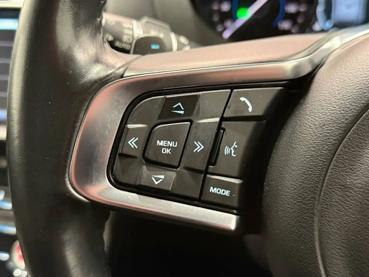 2018-jaguar-f-pace-20i-portfolio-250ps-awd-1997cc-big-14