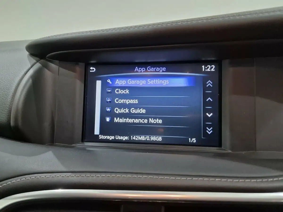 2019-infiniti-q30-22d-sport-big-38