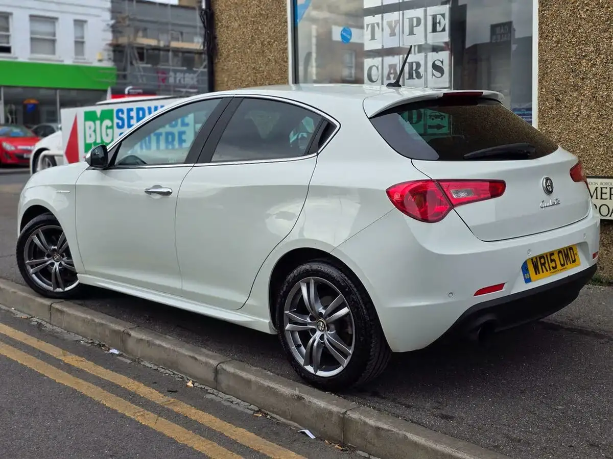 2015-alfa-romeo-giulietta-14-tb-exclusive-alfa-tct-big-15