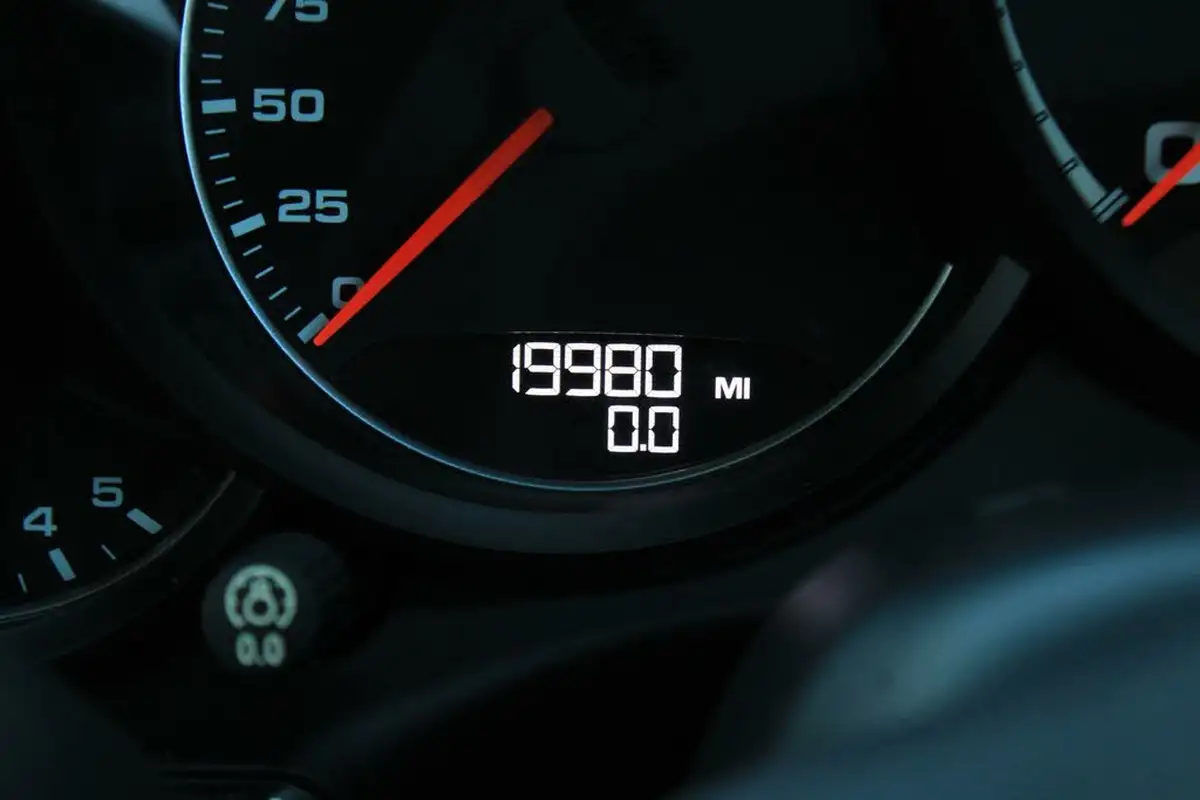 2015-porsche-911-38-turbo-coupe-big-54