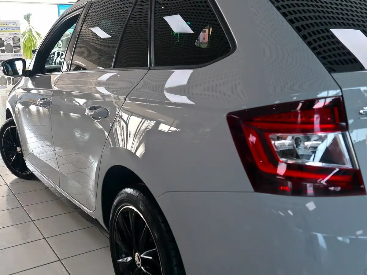 2019-skoda-fabia-10-tsi-monte-carlo-109ps-estate-big-13