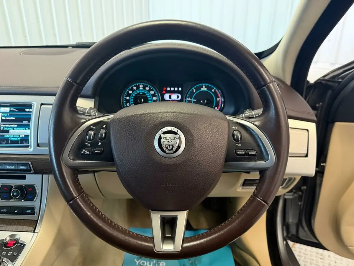2013-jaguar-xf-30td-premium-luxury-ss-saloon-4d-auto-big-18