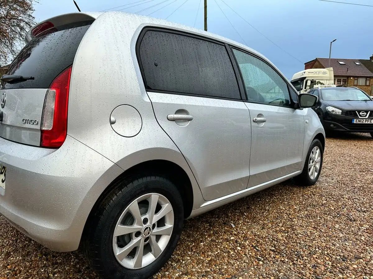 2012-skoda-citigo-10-elegance-75ps-5d-asg-big-17