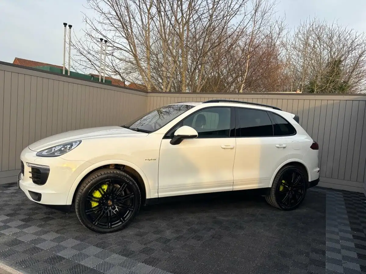 2017-porsche-cayenne-30-s-e-hybrid-platinum-edition-big-3