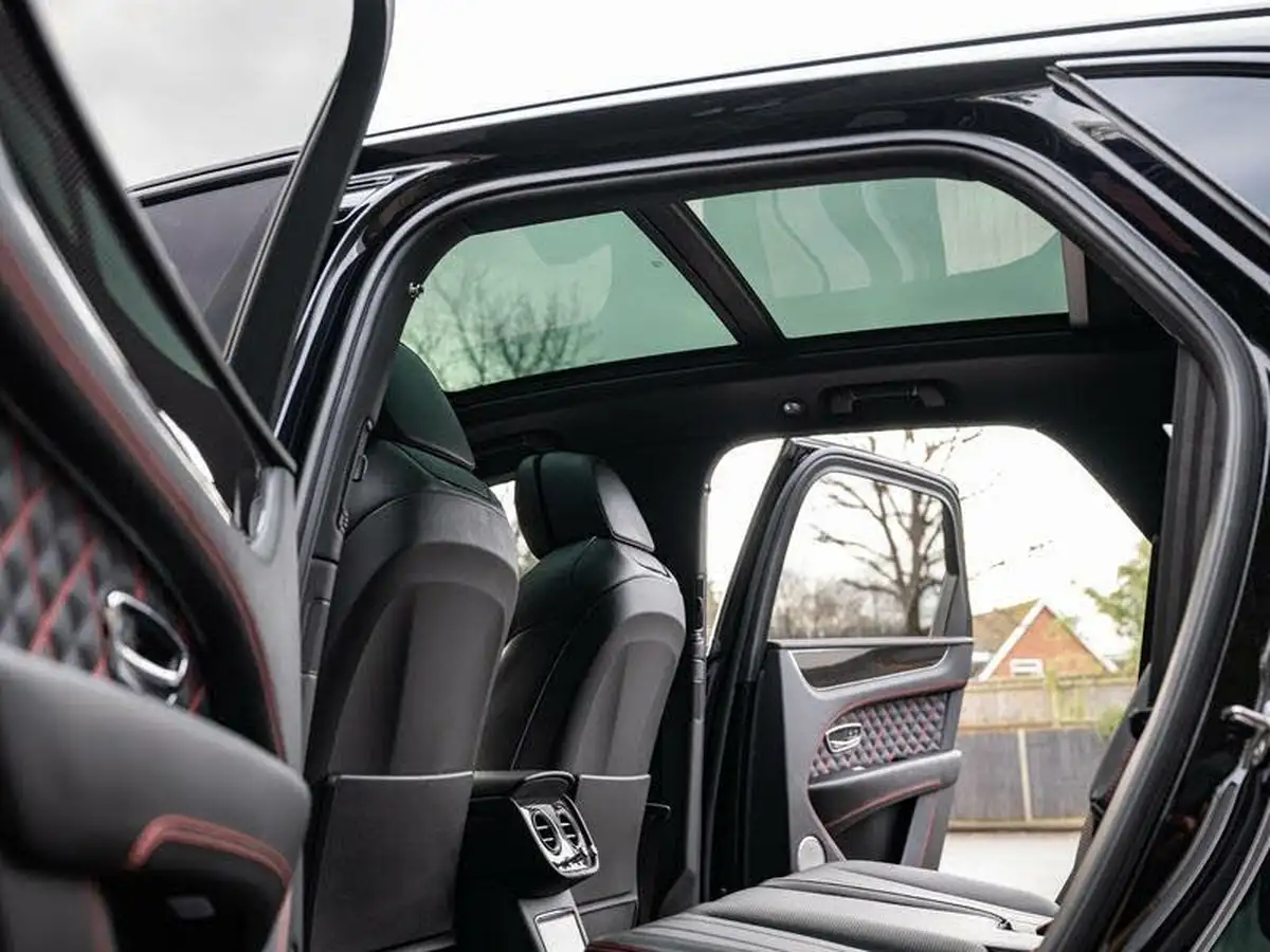 2019-bentley-bentayga-40-v8-big-29