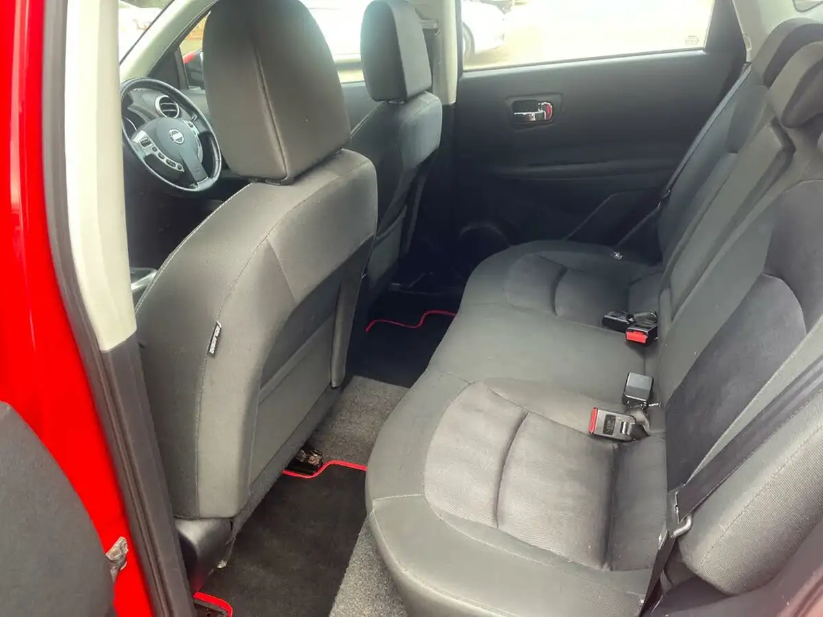 2012-nissan-qashqai-16-acenta-big-12