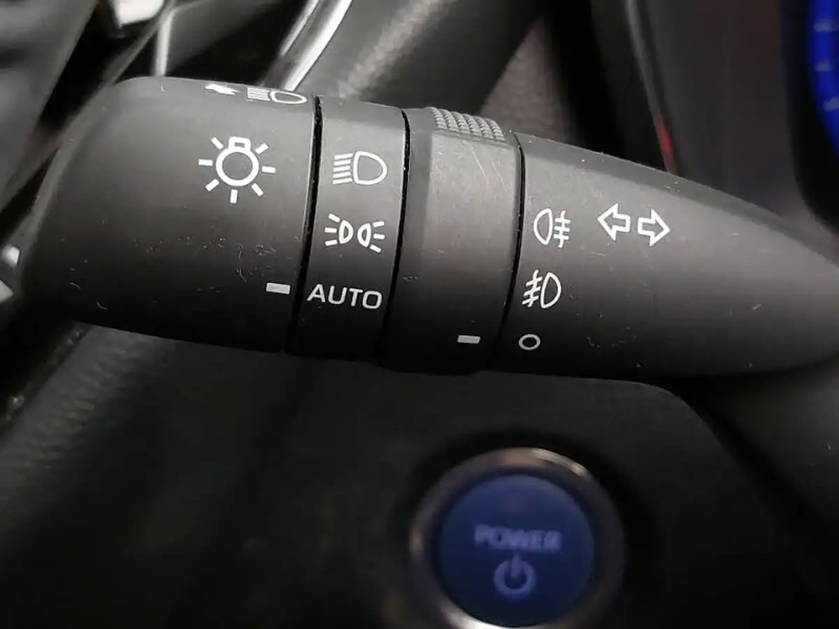 2022-suzuki-swace-18-sz5-big-16