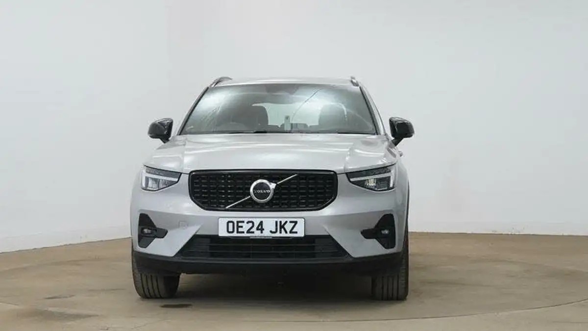2024-volvo-xc40-20-b4-plus-big-10