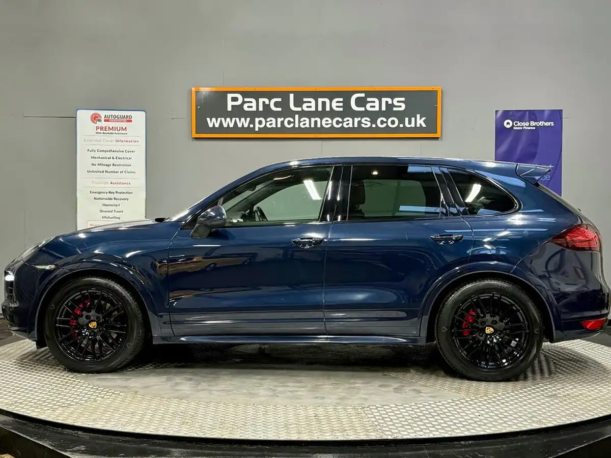 2014-porsche-cayenne-48-gts-big-6
