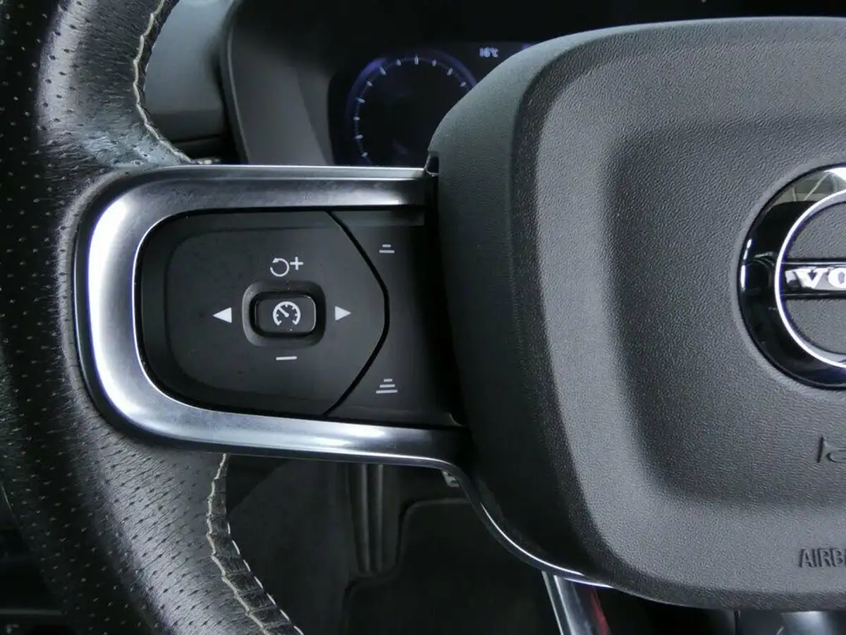 2020-volvo-xc40-15-t5-r-design-plug-in-hybrid-big-16