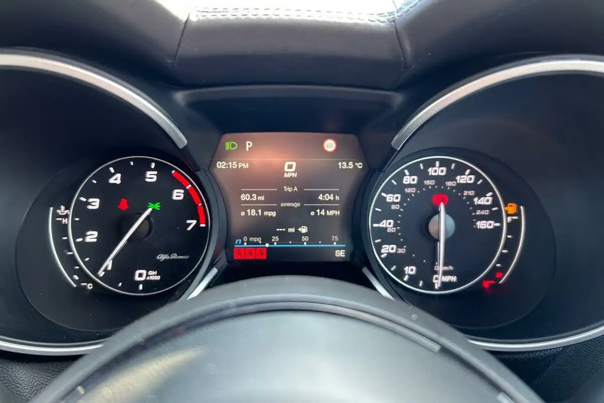 2021-alfa-romeo-stelvio-20-lusso-ti-big-13