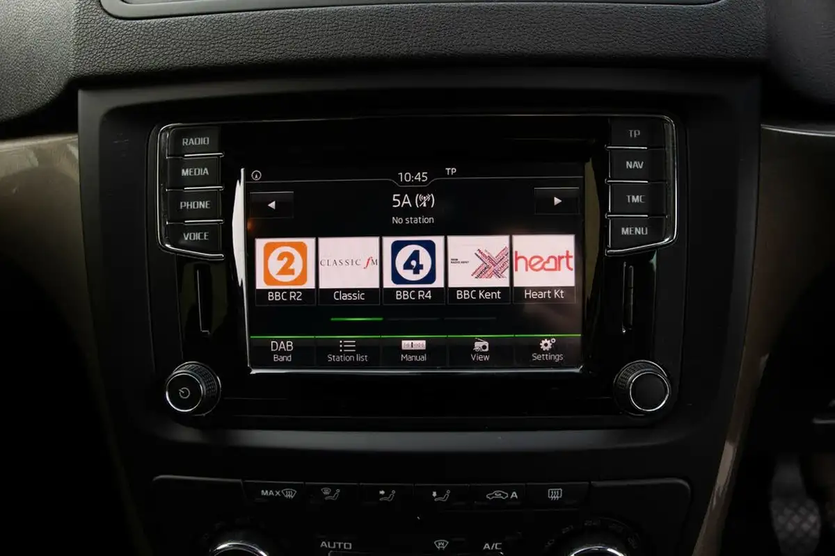 2017-skoda-yeti-outdoor-20tdi-scr-se-l-drive-109ps-big-25