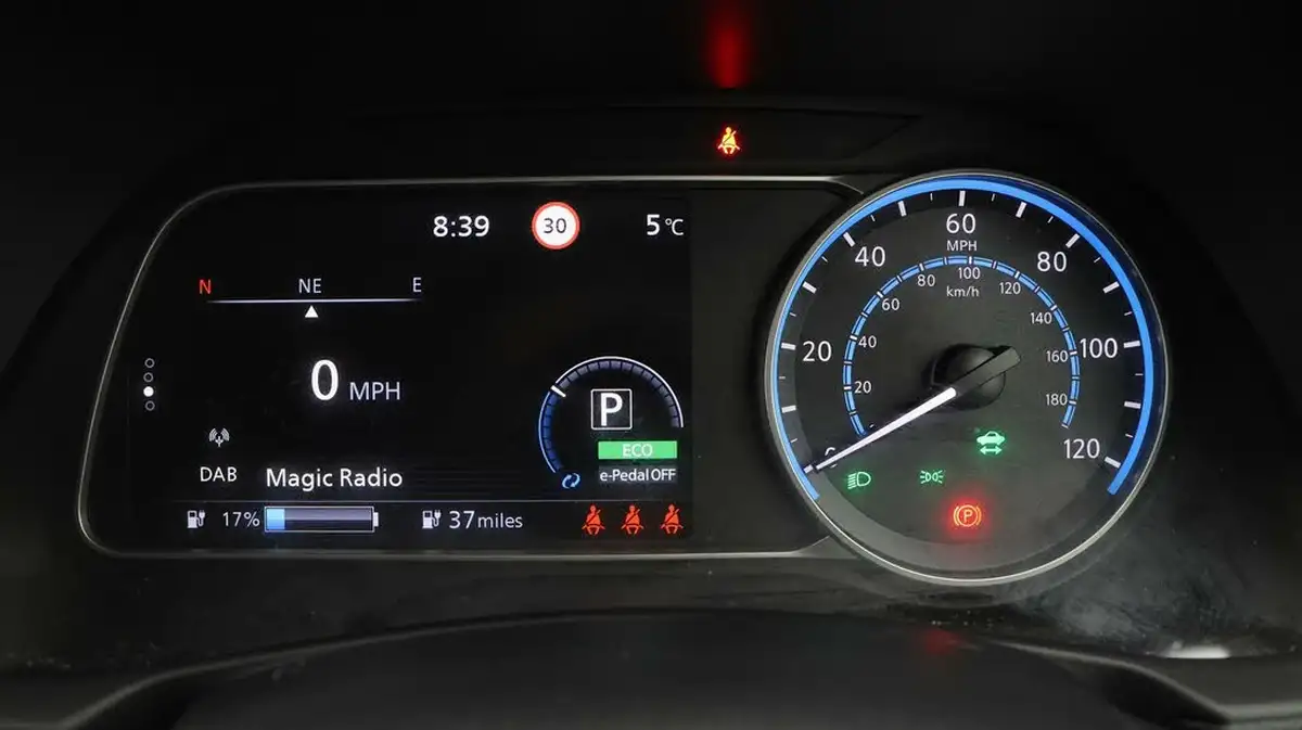 2021-nissan-leaf-e-e-tekna-big-10