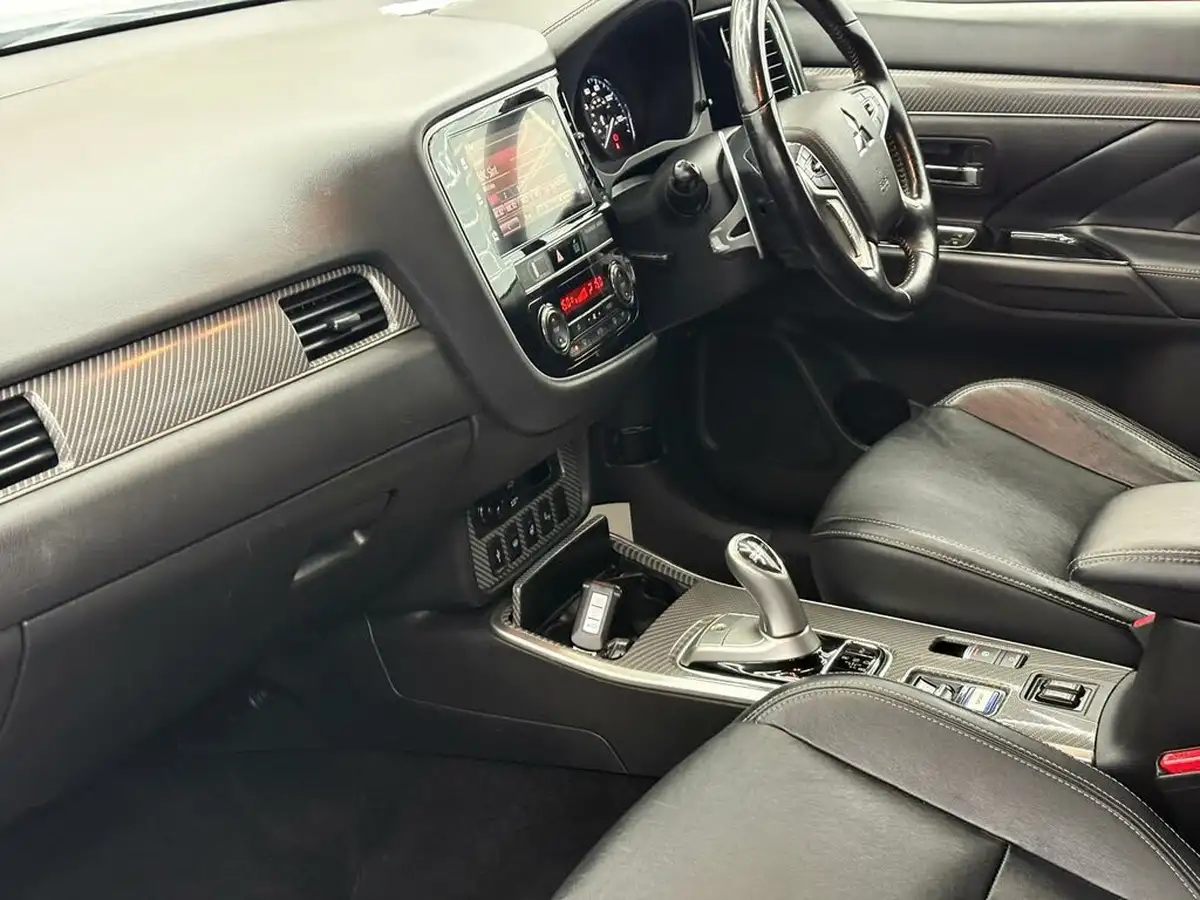 2018-mitsubishi-outlander-24-4h-phev-big-17