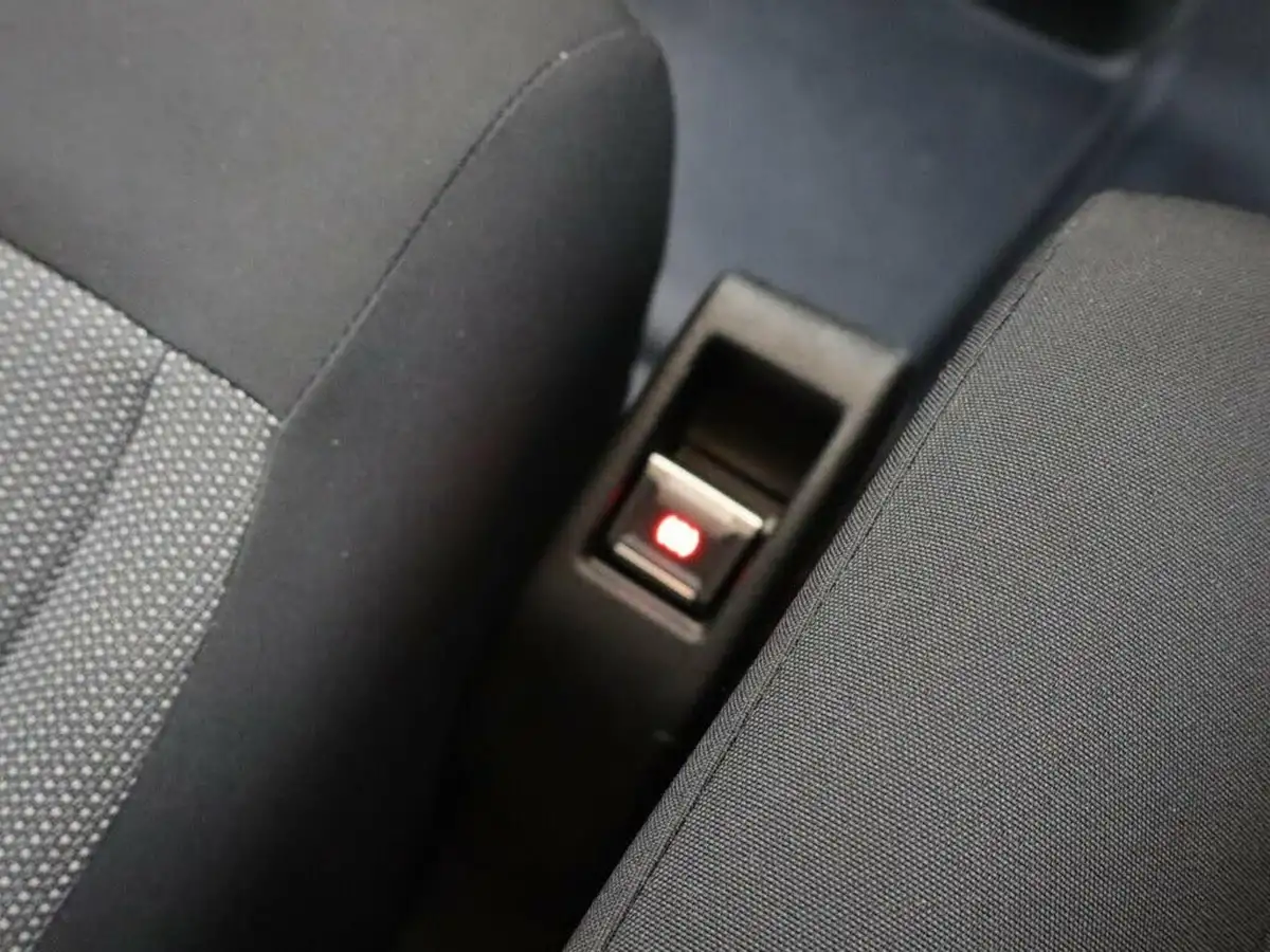 2021-citroen-spacetourer-e-business-m-big-20