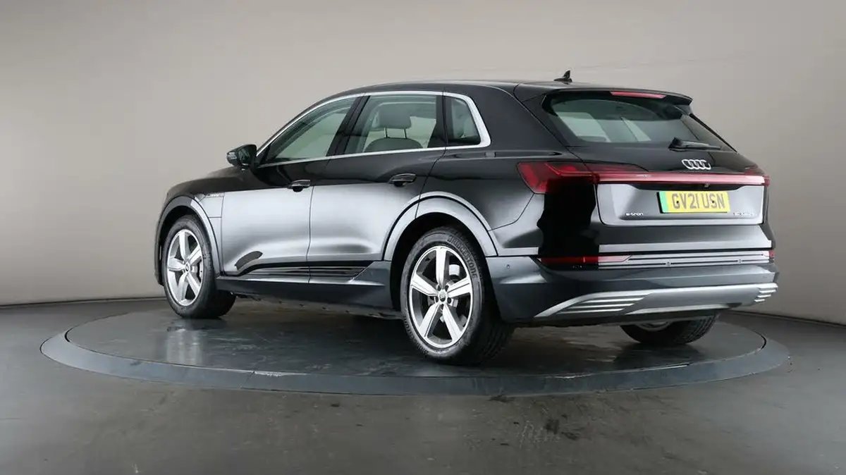 2021-audi-e-tron-50e-technik-station-wagon-big-73