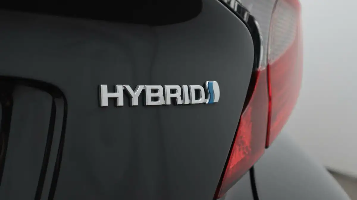 2020-toyota-c-hr-18-vvt-i-icon-parking-pack-big-23