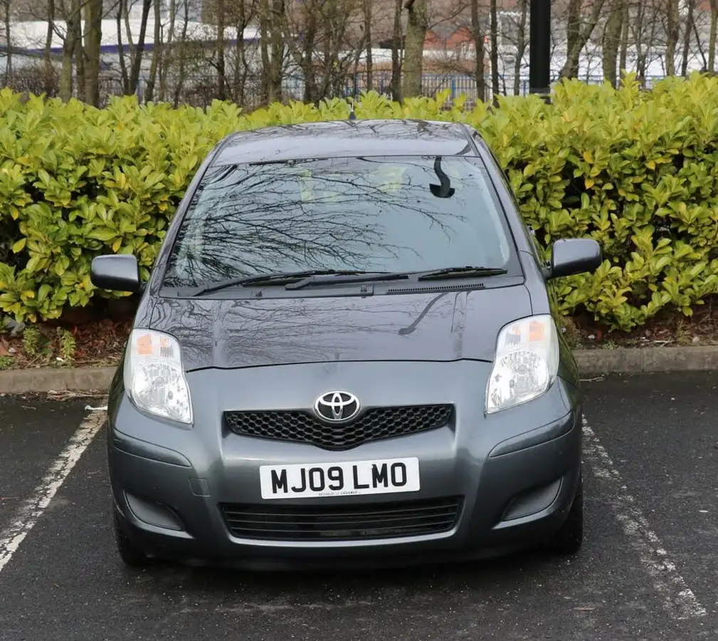 2009-toyota-yaris-133-tr-5d-big-1