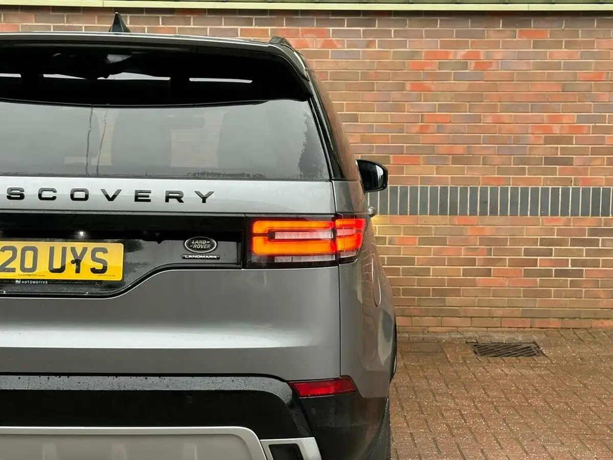 2020-land-rover-discovery-30-sd6-landmark-big-48