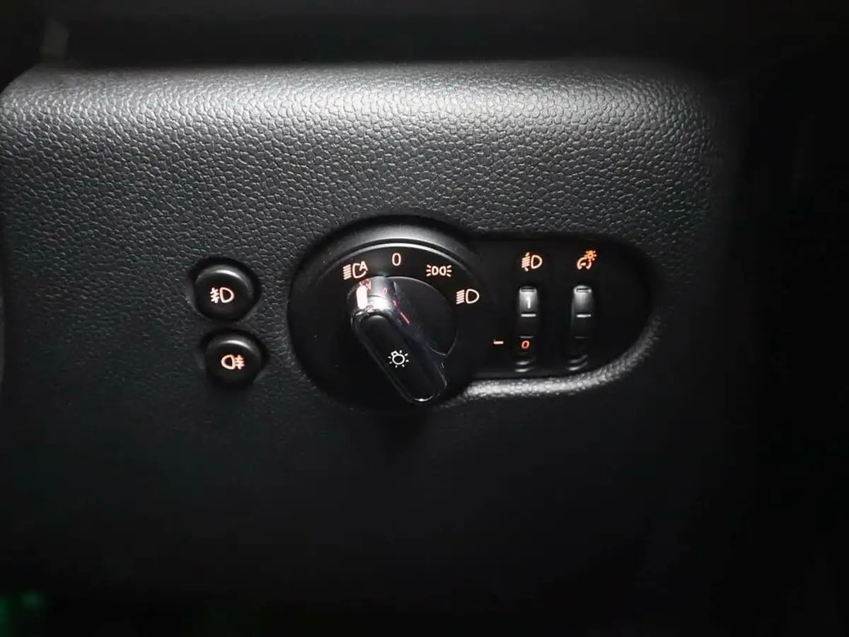 2018-mini-cooper-20-cooper-s-series-ii-ss-hatchback-5d-big-26