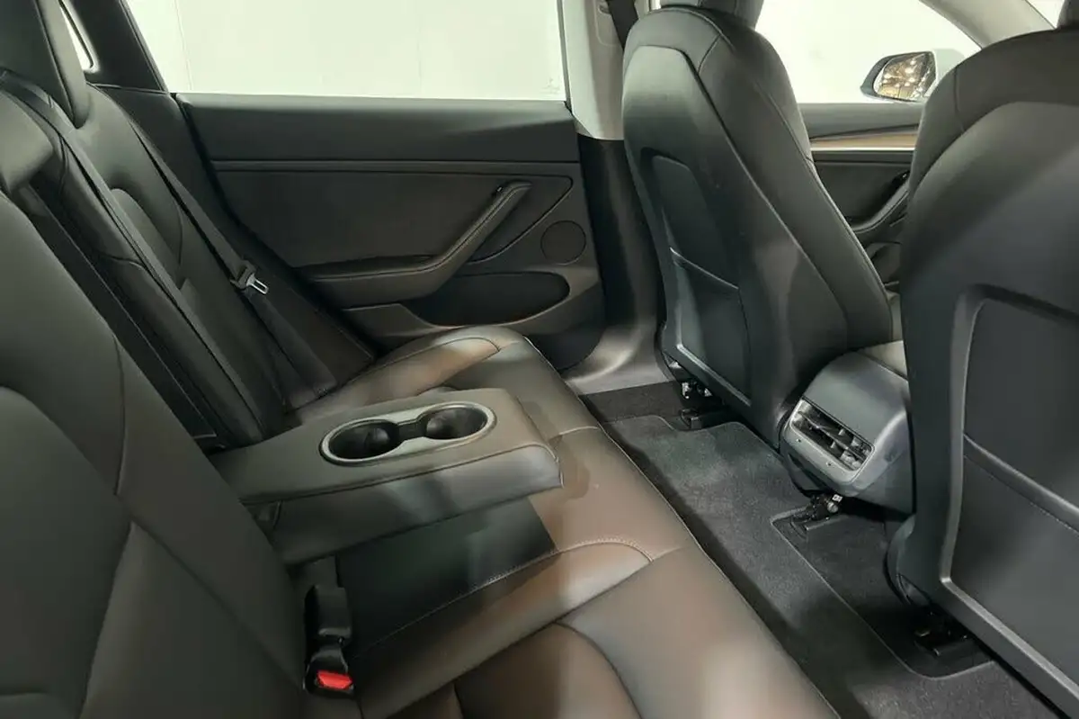 2021-tesla-model-3-e-standard-plus-big-39