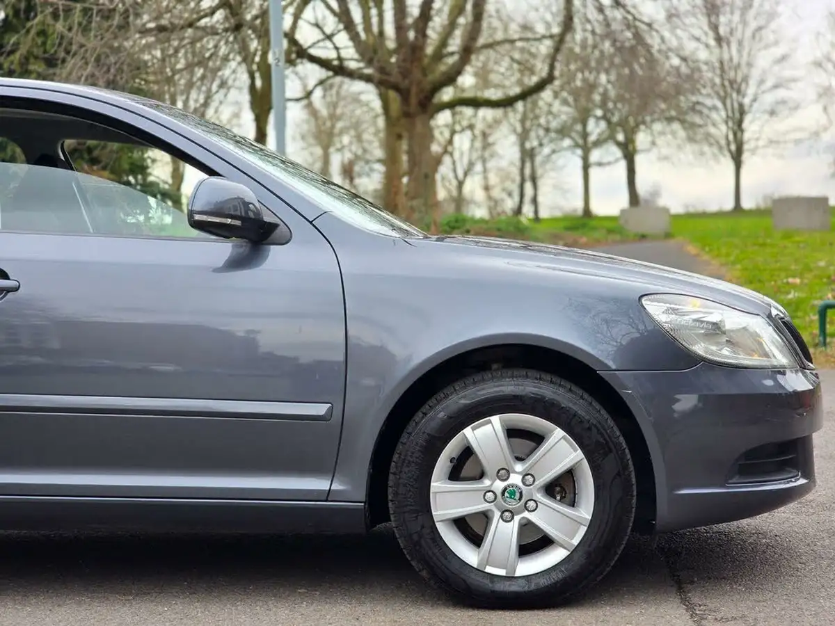 2012-skoda-octavia-14-se-plus-tsi-122bhp-plus-hatchback-big-15