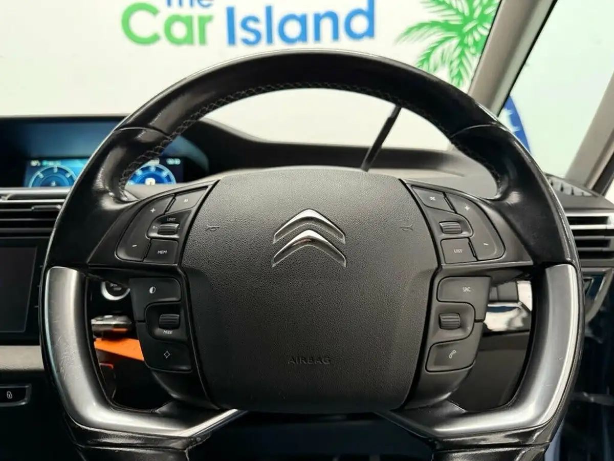 2016-citroen-grand-c4-picasso-16bluehdi-exclusive-eat6-big-16